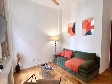 t2 meublé rénové – centre historique