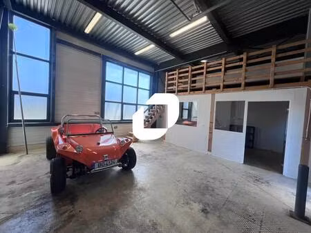 location local d'activités 82 m²