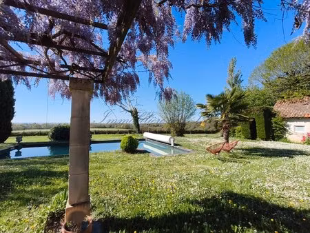 elegance et art de vivre pour cette propriete d’exception a 10 mn du golf.