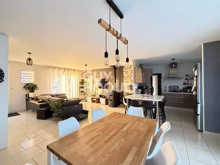 vente maison 6 pièces 145 m² à la chapelle-saint-ursin (18570)  275 700 €