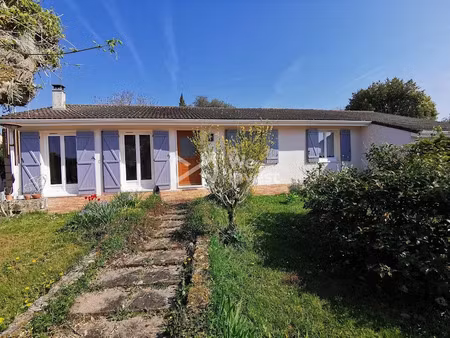 vente maison 5 pièces 106 m² à prignac-et-marcamps (33710)  290 000 €