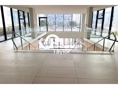 location bureaux 85 m² à 2 730 m²