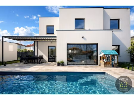 maison contemporaine au calme avec piscine