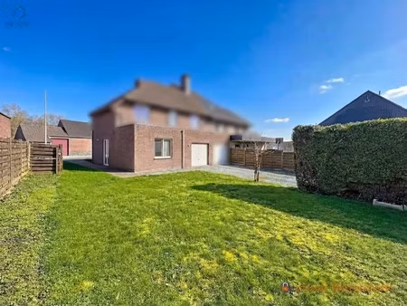 ruim gelijkvloers appartement met tuin in woubrechtegem