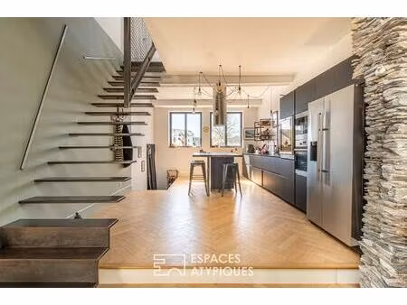 maison esprit loft avec patio et garage