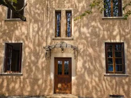 vente maison 9 pièces 210 m² à les avenières (38630)  330 000 €