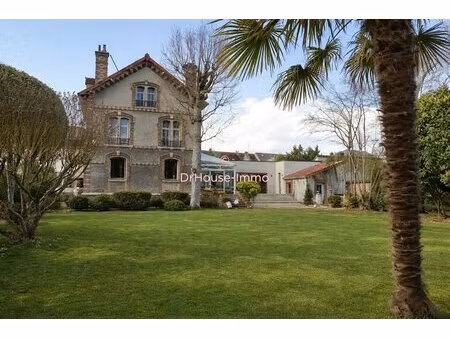 maison de prestige en plein coeur de gisors - elegance  volumes et art de vivre avec...