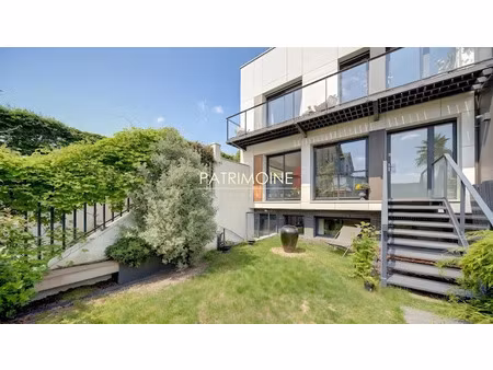 location meublée maison 7 pièces 205.86 m² à rueil-malmaison (92500)  5 100 €