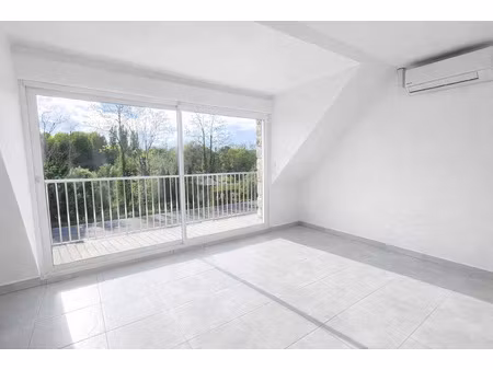 location appartement 4 pièces à poligny (77167) : à louer 4 pièces / 75m² poligny