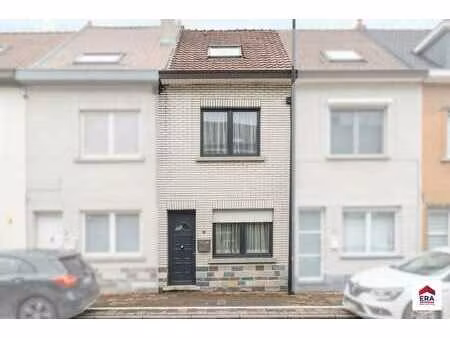 maison 2 façades avec 3 chambres et jardin à spl!