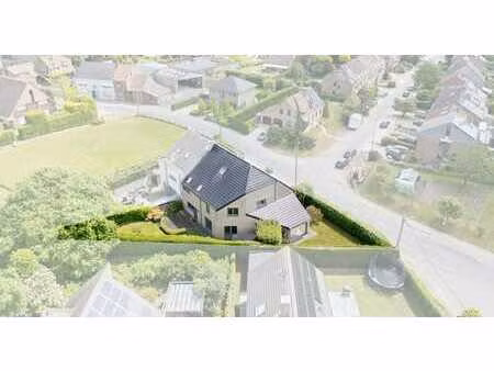 à vendre à meise  maison spacieuse avec 4 chambres