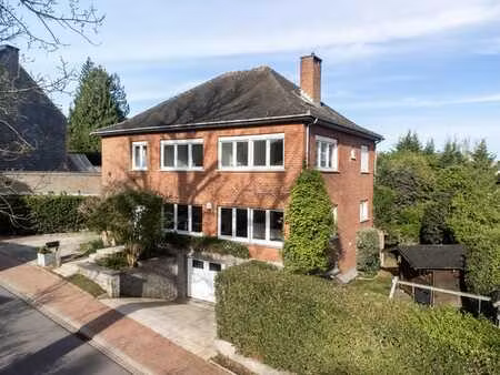 villa 4 façades lumineuse et spacieuse à rhode-saint-genèse