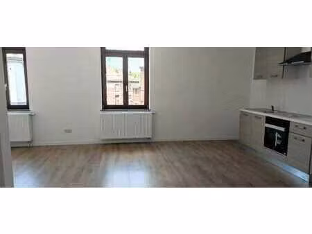 appart 2 chambres 1er etage à louer