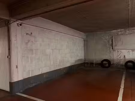 parc brugmann : parking (emplacement #14)