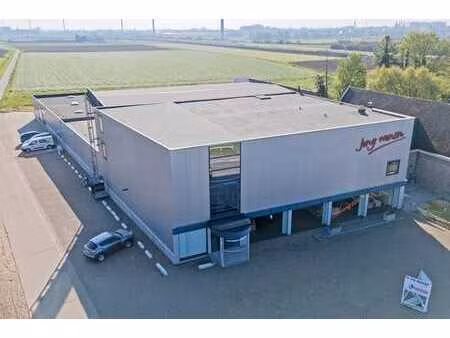ruim handelspand 3.250m² met parking te sint-gillis-waas