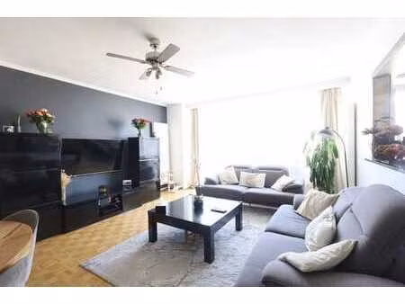 bel appartement 2 chambres avec terrasse / parc de l'abbaye