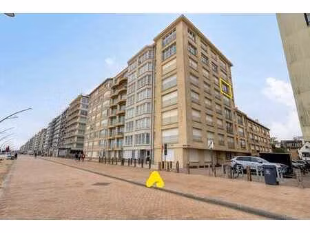 appartement entièrement rafraîchi avec vue latérale sur m...