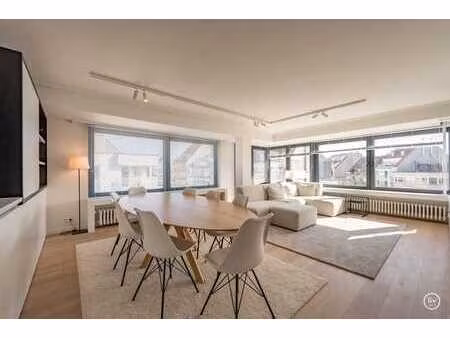 appartement d'angle entièrement fini + studio situé au cent