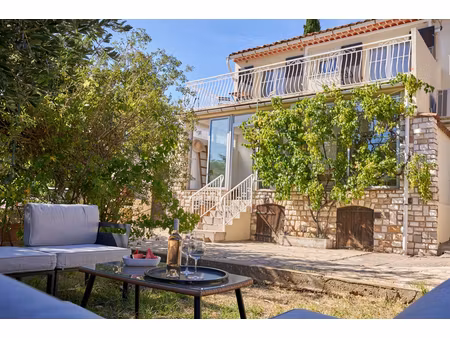 une maison familiale clé en main avec jardin  à la loubière