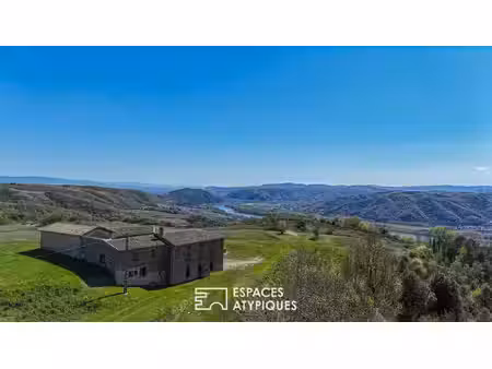 corps de ferme de 720 m² à réhabiliter avec vue panoramique