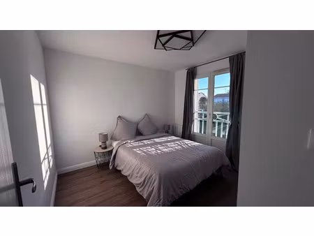 location meublée appartement 2 pièces 43 m² à ambares-et-lagrave (33440)  850 €