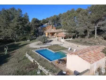 propriété 7 pièces de 255m2 avec garage  piscine et dépendance t2 à la bastidonne
