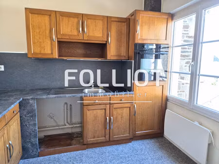 a louer - sourdeval - bel appartement t2 très lumineux