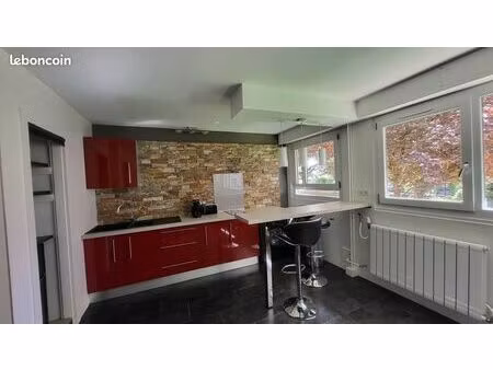 2 pièces - meublé refait à neuf - 34m² - place parking privatif et cave - part dieu