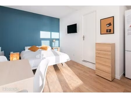 grand studio 25m² centre ville de mâcon  place aux herbes