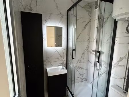 studio refait à neuf meublé à louer - emplacement idéal  proche de la gare et proche du ce