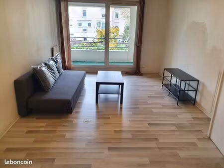 appartement 50 m2 t2 meublé cergy saint christophe+ balcon 4m2