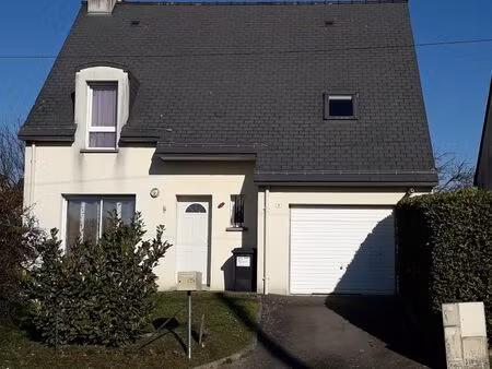 chateaubourg - maison 7 pièces à louer