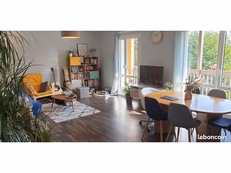 beau t4 avec 2 terrasses au calme sur verdure