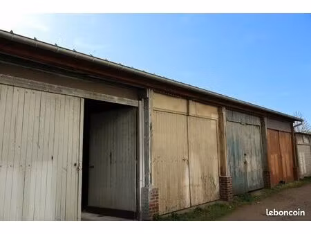 a louer - grand garage