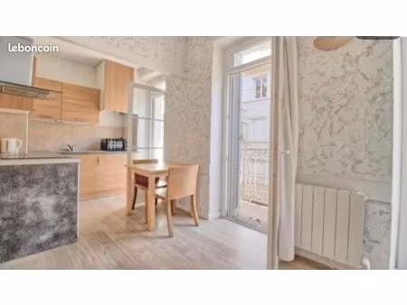 à louer bail étudiant studio mourillon a 30m de la plage