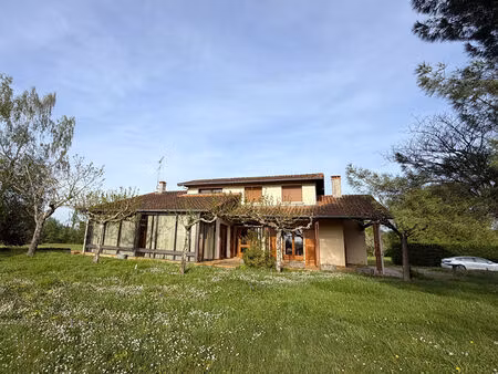 grand pavillon sur 1 5 hectares à caussade