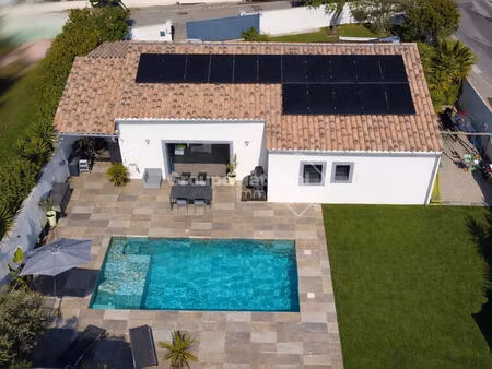 maison t4/5 de plain-pied avec piscine et double garage