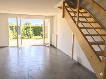 villa t4 avec terrasse et jardin - saint-jean