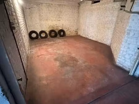 garage box fermé à louer