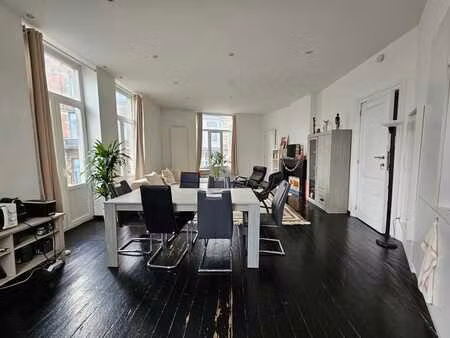 appartement 2 chambres lumineux à saint-gilles