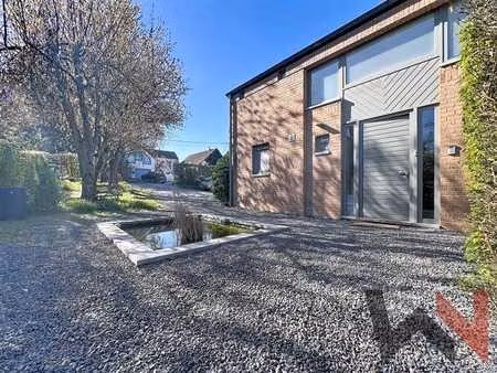 villa 4 façades sur 20 ares avec piscine peb b