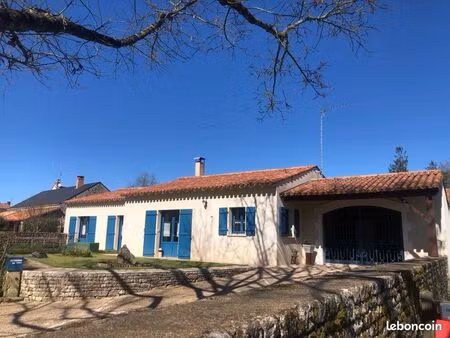 maison plain-pied 125 m2  3 chambres + garage  à proximité de fontenay-le-comte