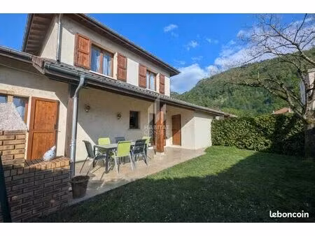 propriété 6 pièces 98 m²