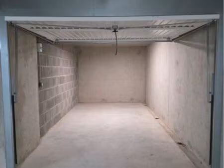 1 box sous sol résidence sécurisé