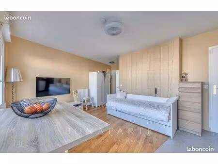 studio lumineux refait à neuf