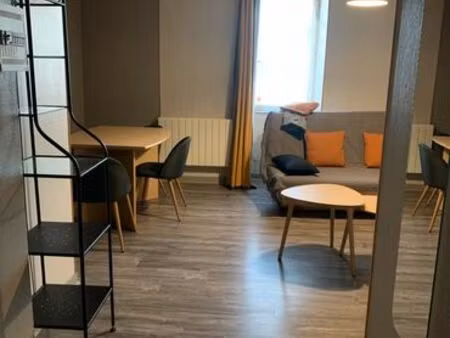 loue 2 pièces meublé 49m2 585