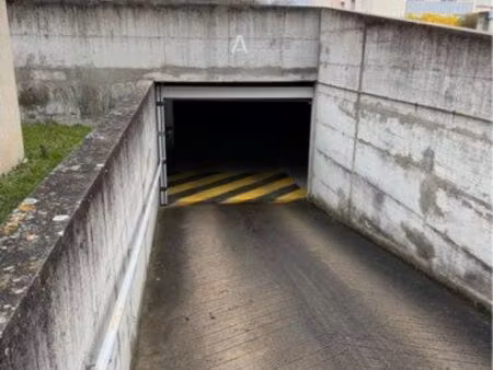 garage / bos fermé sécurisé brives charensac