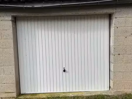 location garage  box ext fermé 16m2 dalle béton 80190 nesle pas de charge 70 mensuel