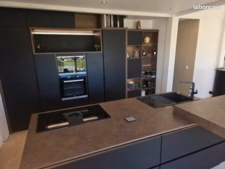 location eau électricité et internet compris