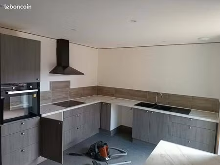 maison t4 au calme avec grand garage et terrasse